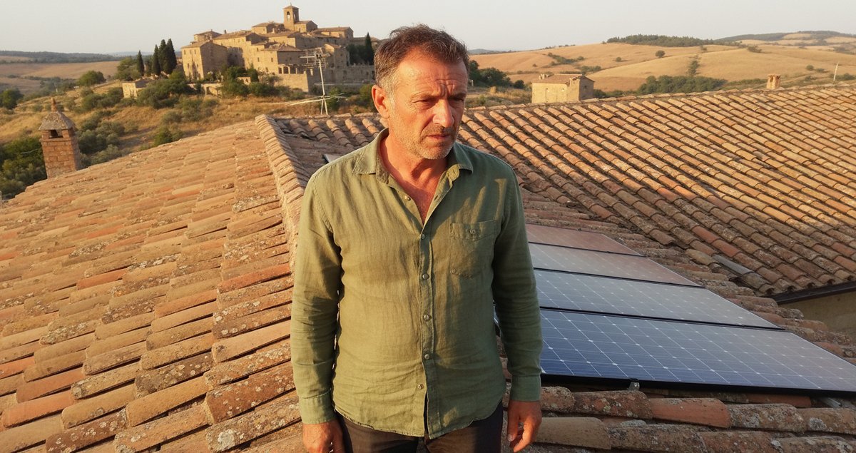 padre-divorziato-affitta-tetto-pannelli-tasse-impresa